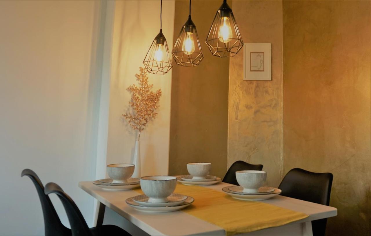 Goldrausch - Glanzvolle Ferienwohnung In Meissen Am Lutherplatz Exterior foto